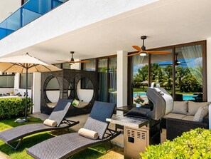 Terrace/patio - Spectacular Cana Rock Star Apartment, BBQ Balcony, Steps to Infinity Pool. (Punta Cana)
