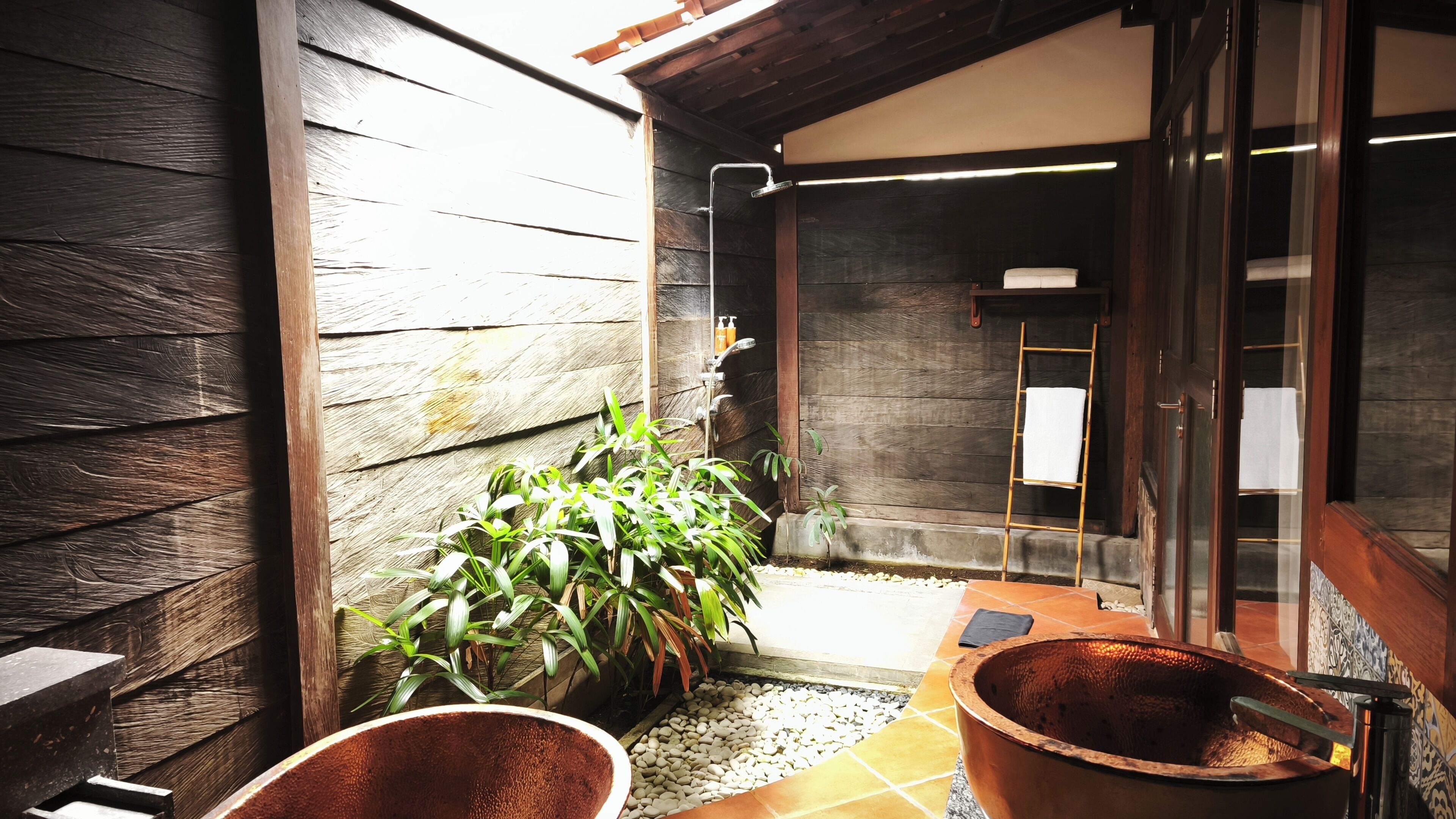 Luxury Room, 1 King Bed, Non Smoking, Ground Floor | Spa
