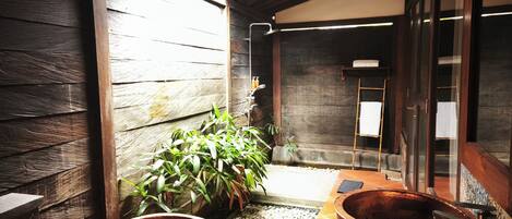 Luxury Room, 1 King Bed, Non Smoking, Ground Floor | Spa