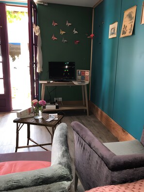TV