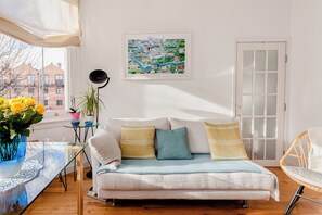 Living area - Lovely 1 bed with large terrace in Barnes (London) (London)