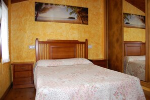 Room - HOUSE FOR 5 PEOPLE 5 MINUTES FROM THE BEACH (Ribadedeva)