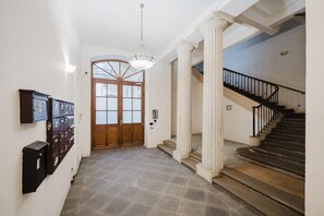 Interior - Elegant Loft Apartment in Lesser Town near National Theatre by EasyBNB Premium (Prague)