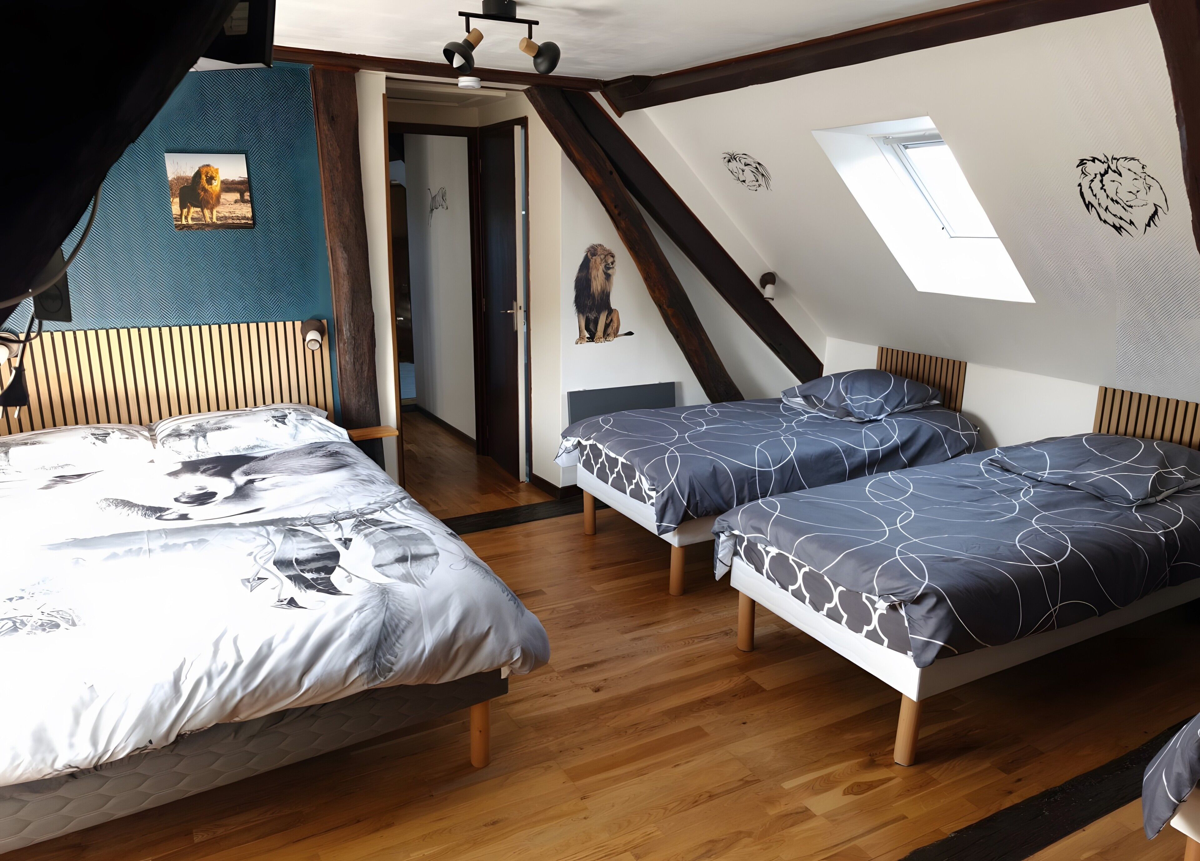WiFi, bed sheets