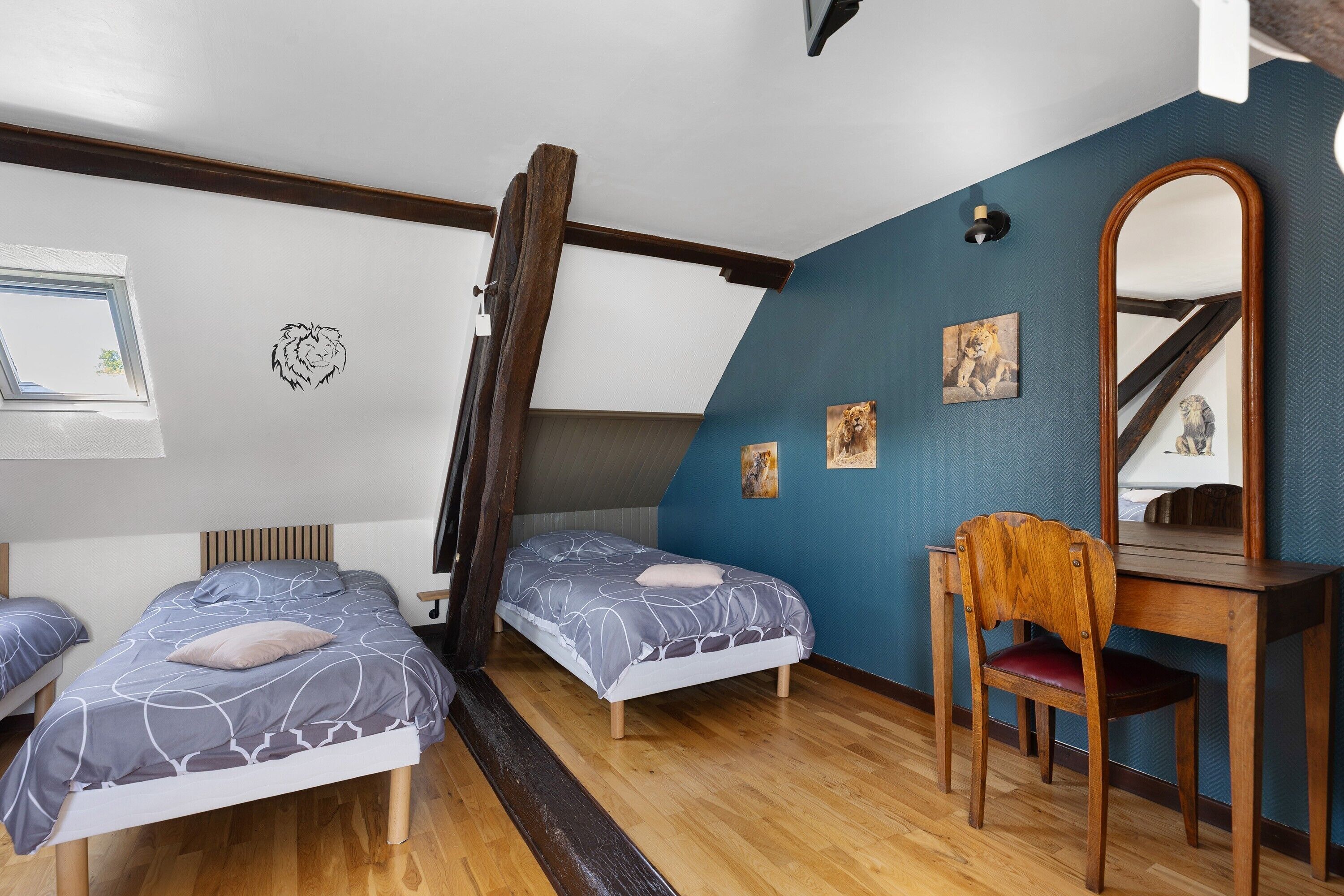 WiFi, bed sheets
