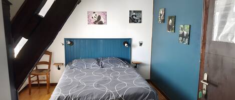 WiFi, bed sheets