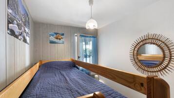 1 bedroom, iron/ironing board