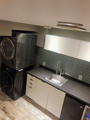 Private kitchen - Cozy basement apartment (Kitchener)