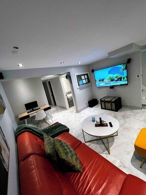 Living area - Cozy basement apartment (Kitchener)