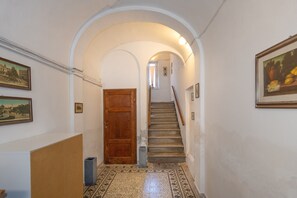 Interior - Apartment 'Terraviva - La Terrazza Sul Nespolo' with Private Terrace, Wi-Fi and Air Conditioning (Cecina)