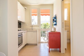 Refrigerador, horno, parrilla de estufa y lavavajillas 