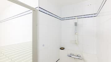 Douche, sèche-cheveux