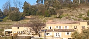 Gîte “Du Mas St Esprit” con piscina privata, Wi-Fi e aria condizionata