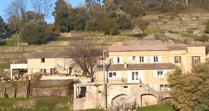 Gîte « Du Mas St Esprit » avec piscine privée, Wi-Fi et climatisation
