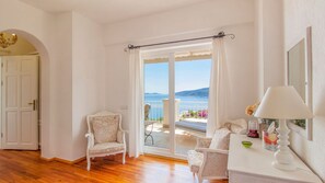 Living area - Villa Leda Kalkan - Luxurious tranquillity by the sea (Kalkan)