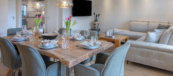 Light-flooded DHH, 120m², renovated 5/26, close to the center, garden, quiet location