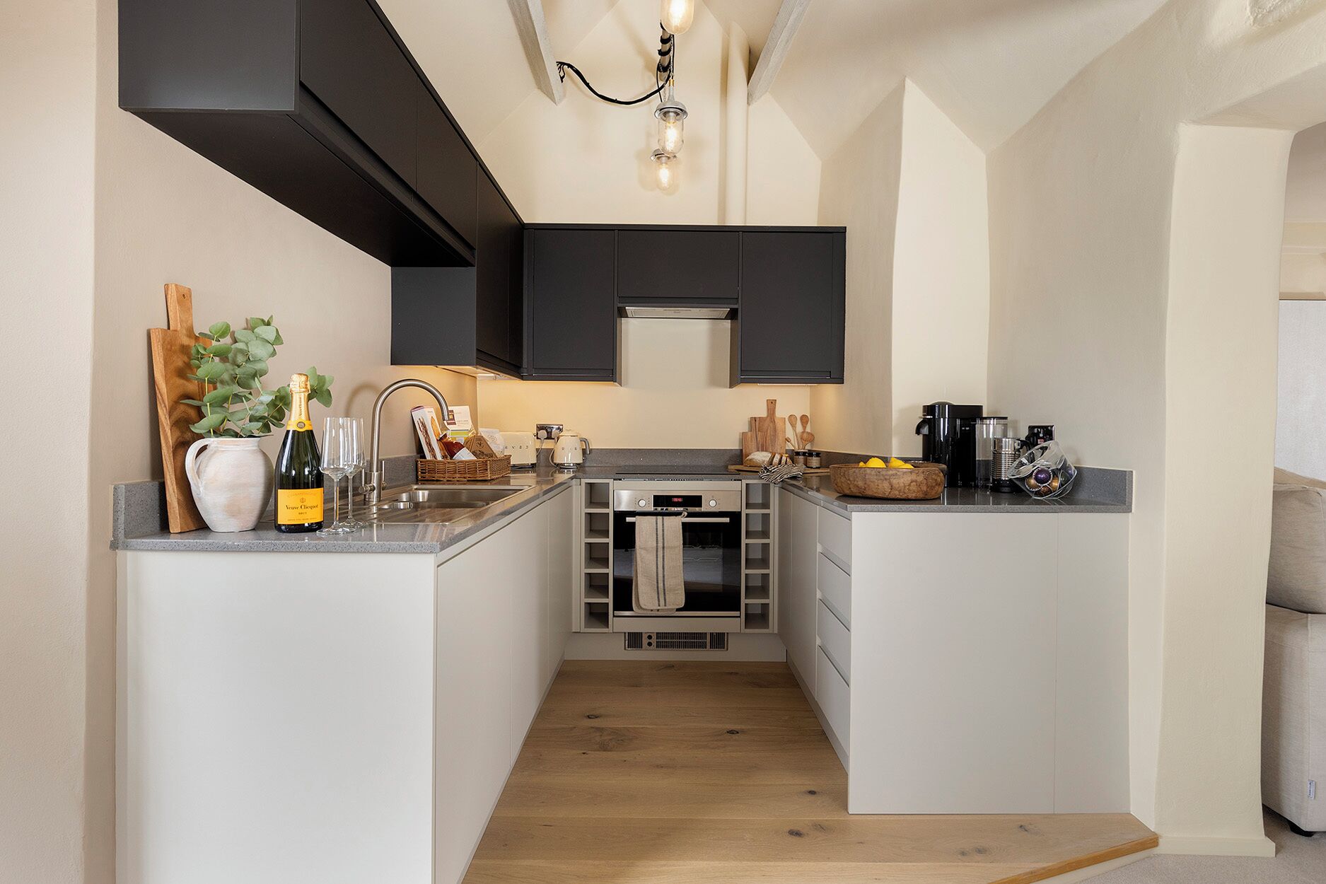 Dishwasher, cookware/dishes/utensils