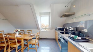 Microwave, oven, dishwasher, coffee/tea maker - L'émeraude 360 with parking (Colmar)