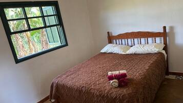 2 quartos, ferros/tábuas de passar roupa, Wi-Fi, roupa de cama