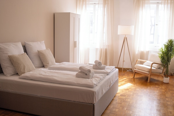 3 dormitorios, escritorio, wifi gratis y ropa de cama