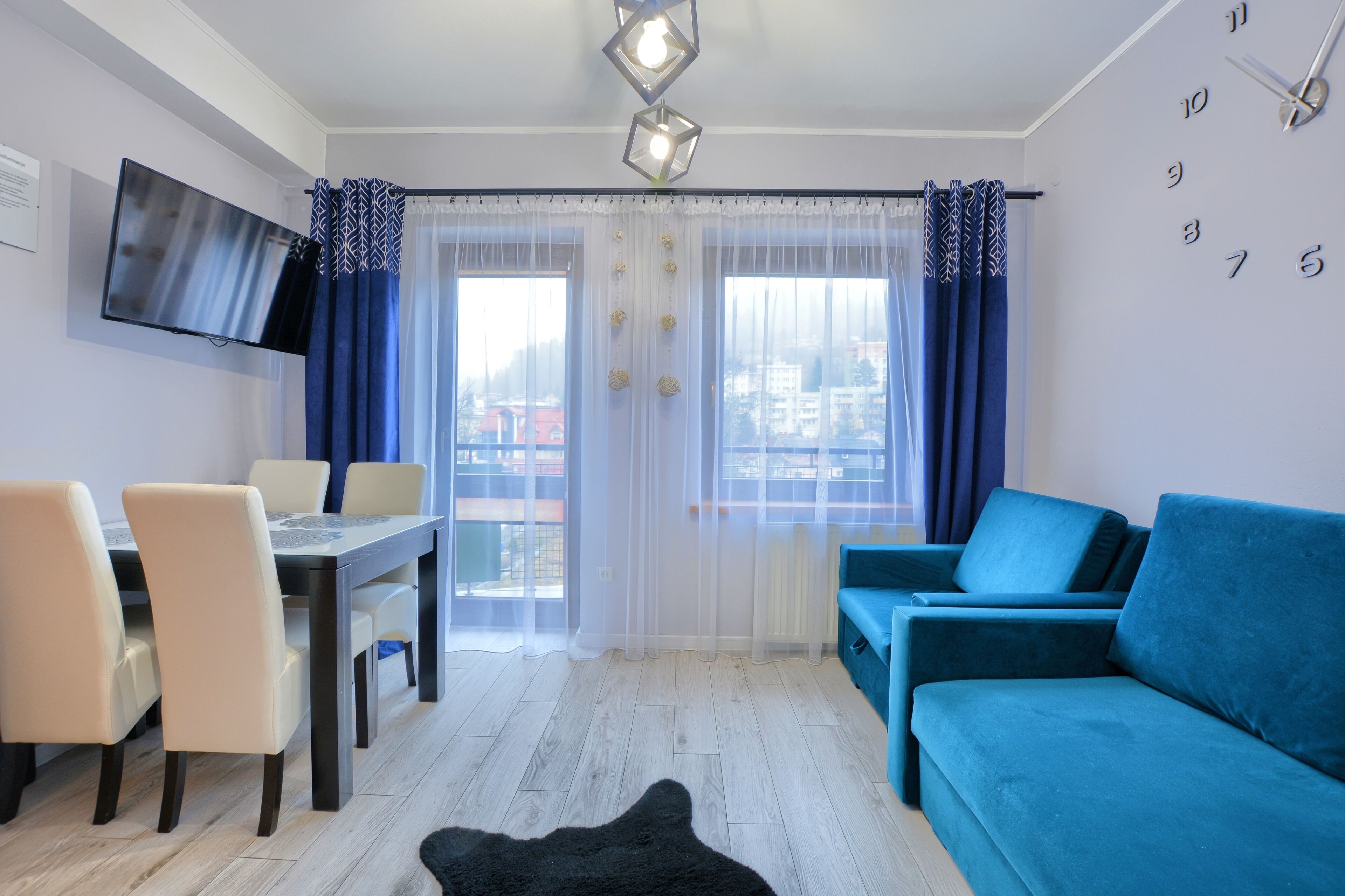 Hypo-allergenic bedding, cribs/infant beds, travel crib, free WiFi