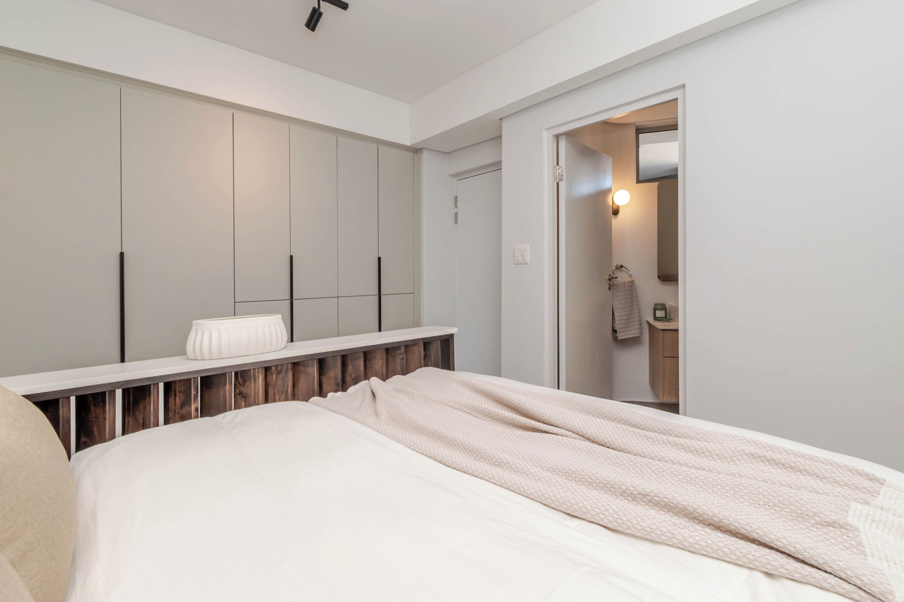 1 bedroom, iron/ironing board, Internet, bed sheets