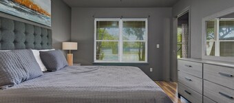 The Red Door on 66th - 3BR/2BA Duplex