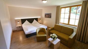 In-room safe, desk, blackout curtains, free WiFi