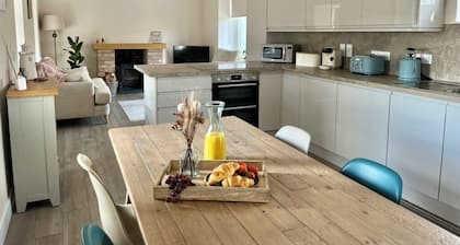 Tumbledown Croft.
Beautiful cottage in Aberdeenshire countryside near Cruden Bay