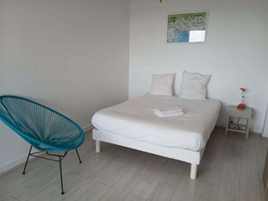 Iron/ironing board, WiFi, bed sheets - Vrbo Property (Toulon)