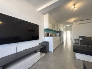 Interior - Perla Blu - Modern Seaside Escape (Preko)