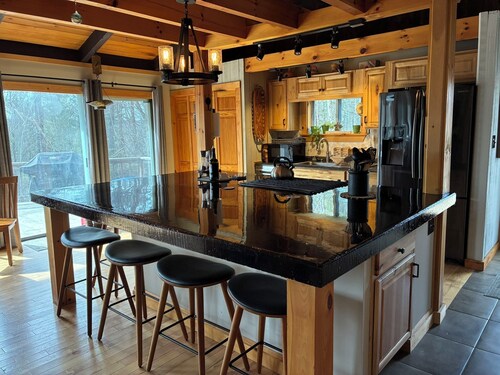 The Rustic Pearl - a family friendly getaway in charming Mountain Lakes