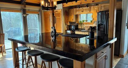 The Rustic Pearl - a family friendly getaway in charming Mountain Lakes