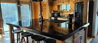 The Rustic Pearl - a family friendly getaway in charming Mountain Lakes