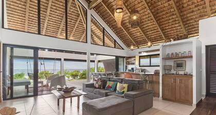 Coastal Bliss 1BR Bungalow by the Sea in Moorea