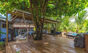House | 1 bedroom, Internet - Exquisite Bungalow With Beachfront Jacuzzi (Moorea-Maiao)