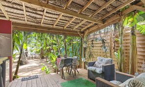 House | 1 bedroom, Internet - Exquisite Bungalow With Beachfront Jacuzzi (Moorea-Maiao)