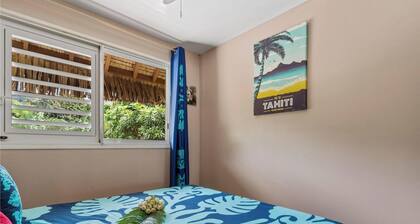 Beachfront Bungalows With Sunset Views in Haapiti