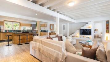House | 6 bedrooms, Internet