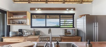 Shoreline Getaway Spacious 3BR Villa in Moorea