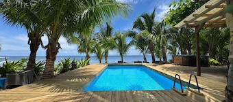 Beachfront 4BR Home With Pool in Moorea