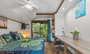 Villa | 4 bedrooms, Internet - Beachfront 4BR Home With Pool in Moorea (Moorea-Maiao)