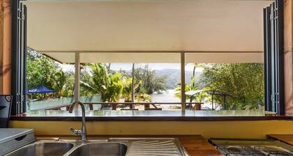 Temenino Villa Komako Seaside House
