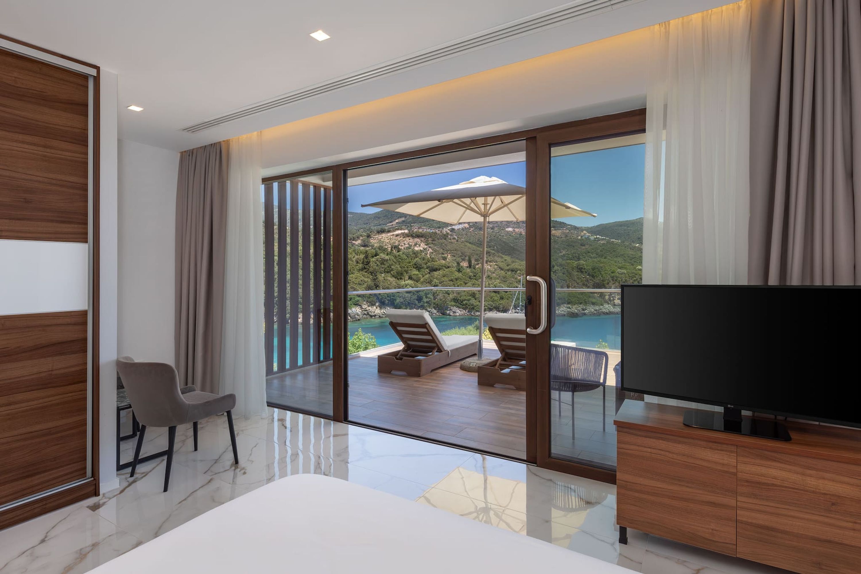 2 bedrooms