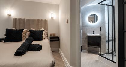 Bold St Aparthotel Book Individually or Book 8!