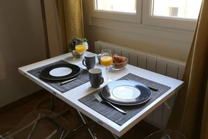 House - Historic Parisian Gem Chic Central Retreat (Paris)