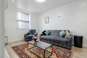 Apartment | 1 bedroom - Smart TV W M With Sofa Bed Free Parking (Liverpool)