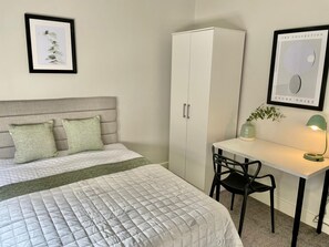 2 bedrooms - Woolton Retreat Skylights Desk Parking (Liverpool)