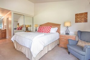 Apartment - 2BR Near Wineries Golf Course View Parking (Napa)