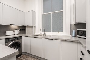 1 bedroom - Iconic Building Castle St Steps to The Ivy (Liverpool)